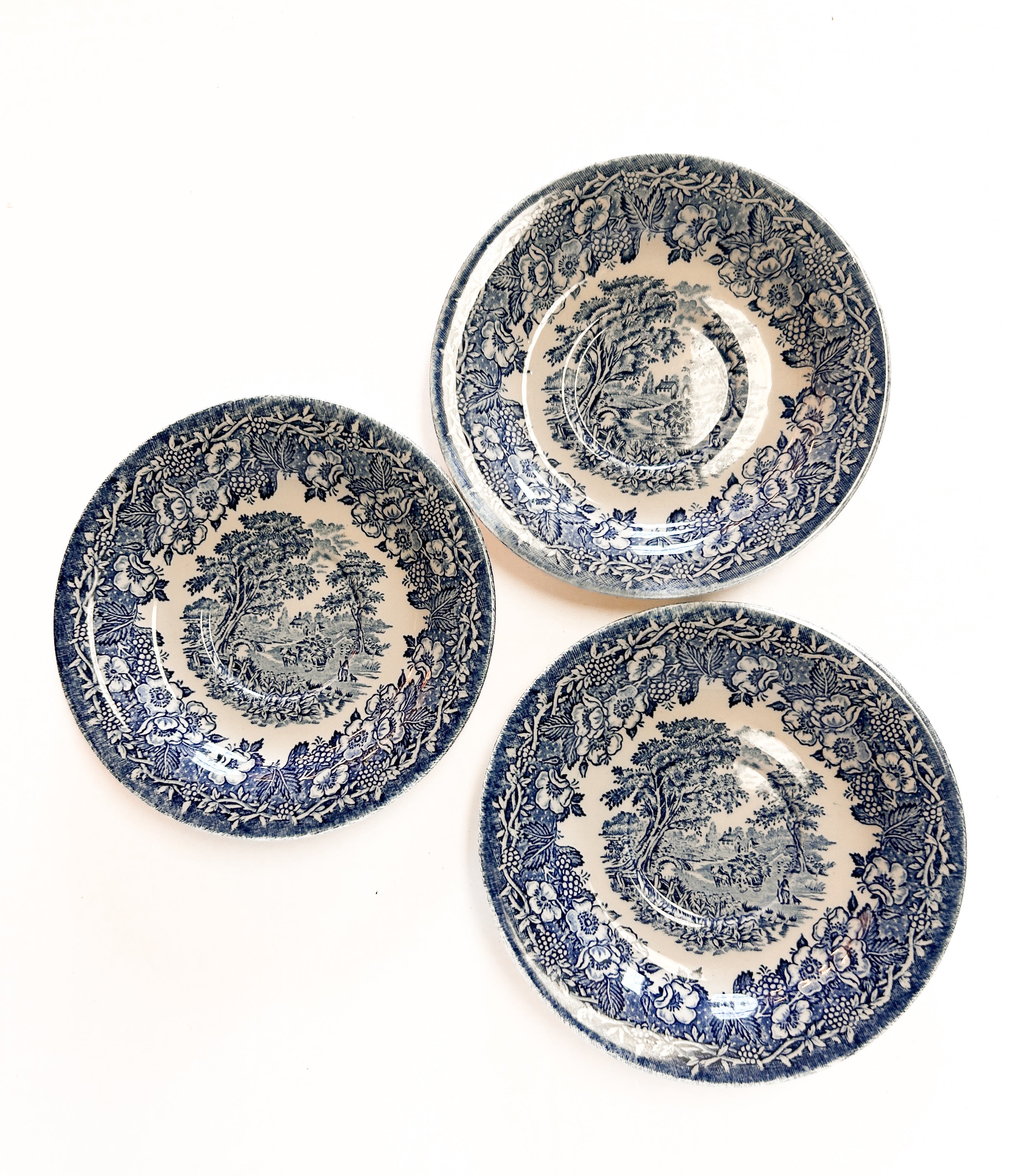 Vintage Kingswood Blue Tea Cups and Tea Plates by English Ironstone Tableware