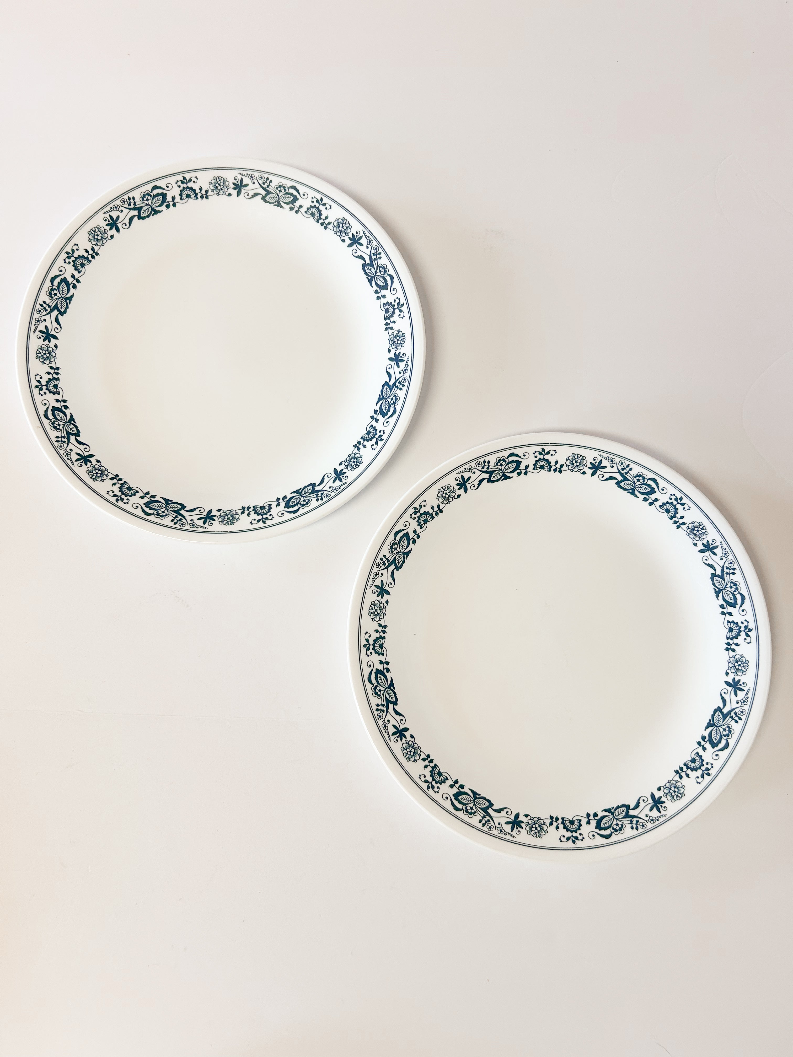 Corelle Old Town Blue
Dinnerware